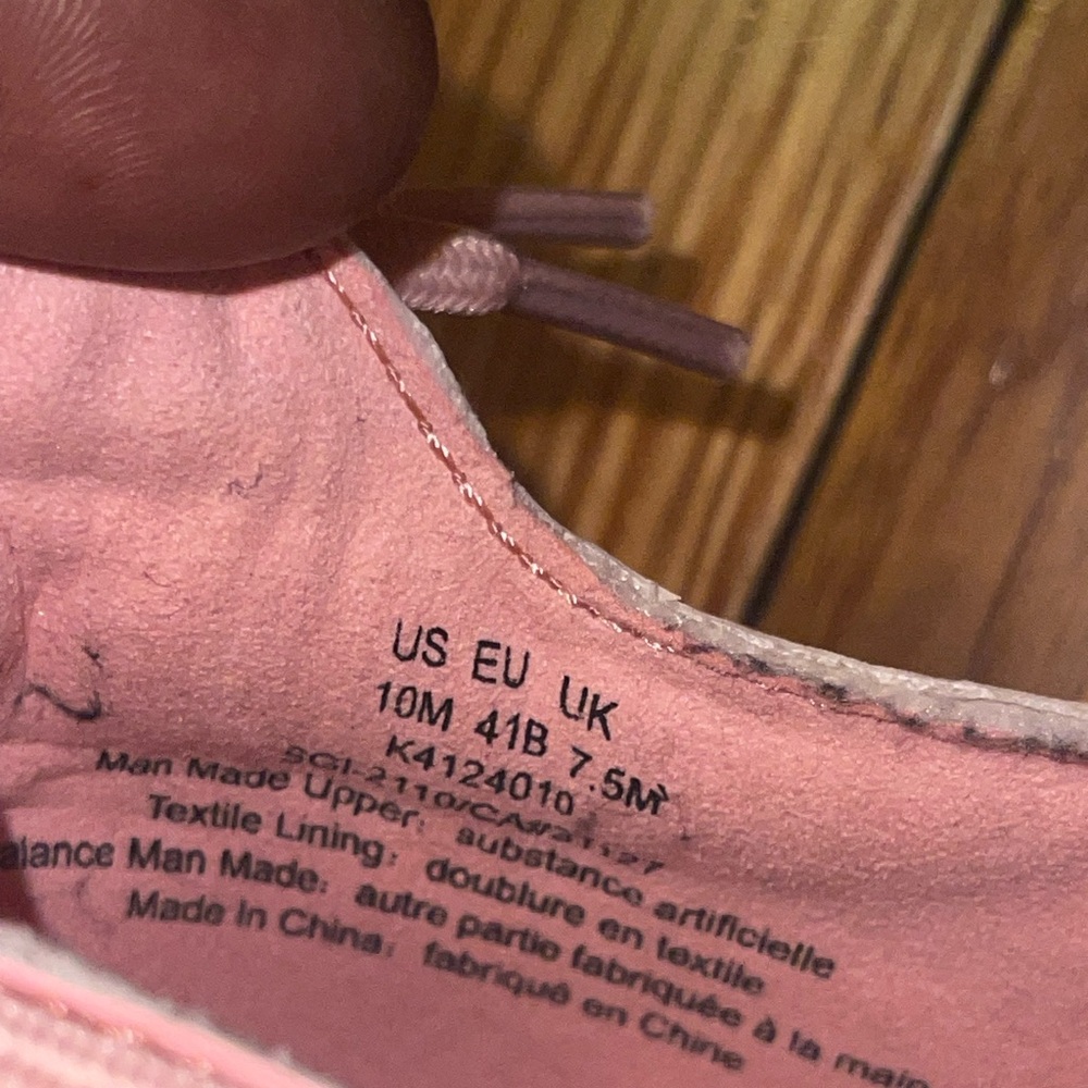 ๐ DKNY WOMAN SNEAKERS. Like new condition - Picture 6 of 8